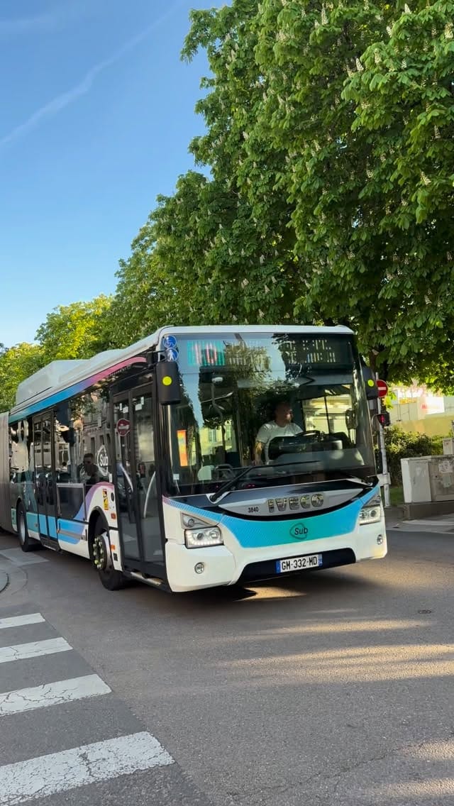 Post 5 by Enzo, 20 ans, Ma passion : les bus 🚌 on Instagram (video)