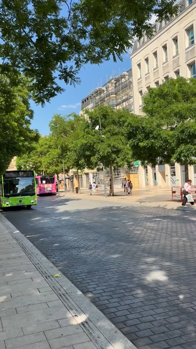 Post 7 by Enzo, 20 ans, Ma passion : les bus 🚌 on Instagram (video)
