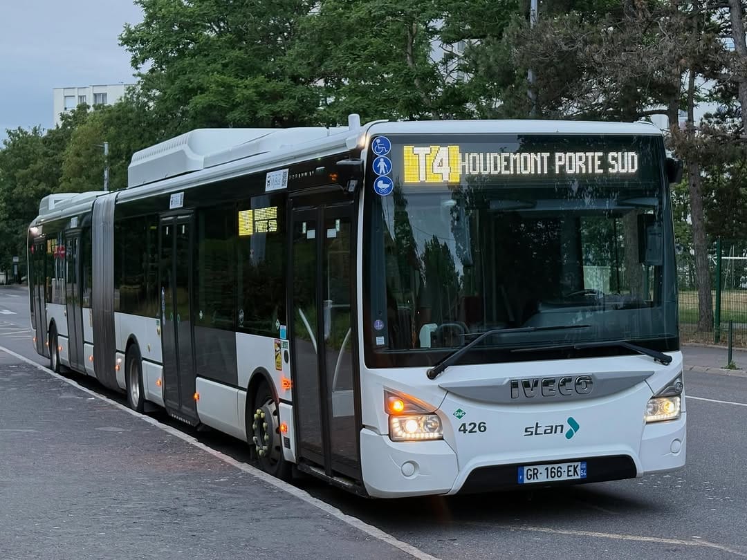 Post 3 by Enzo, 20 ans, Ma passion : les bus 🚌 on Instagram (image)