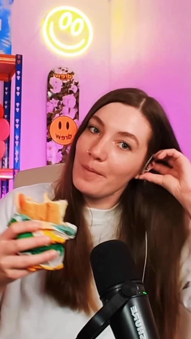 Post 6 by HeyImNatalia on Instagram (video)