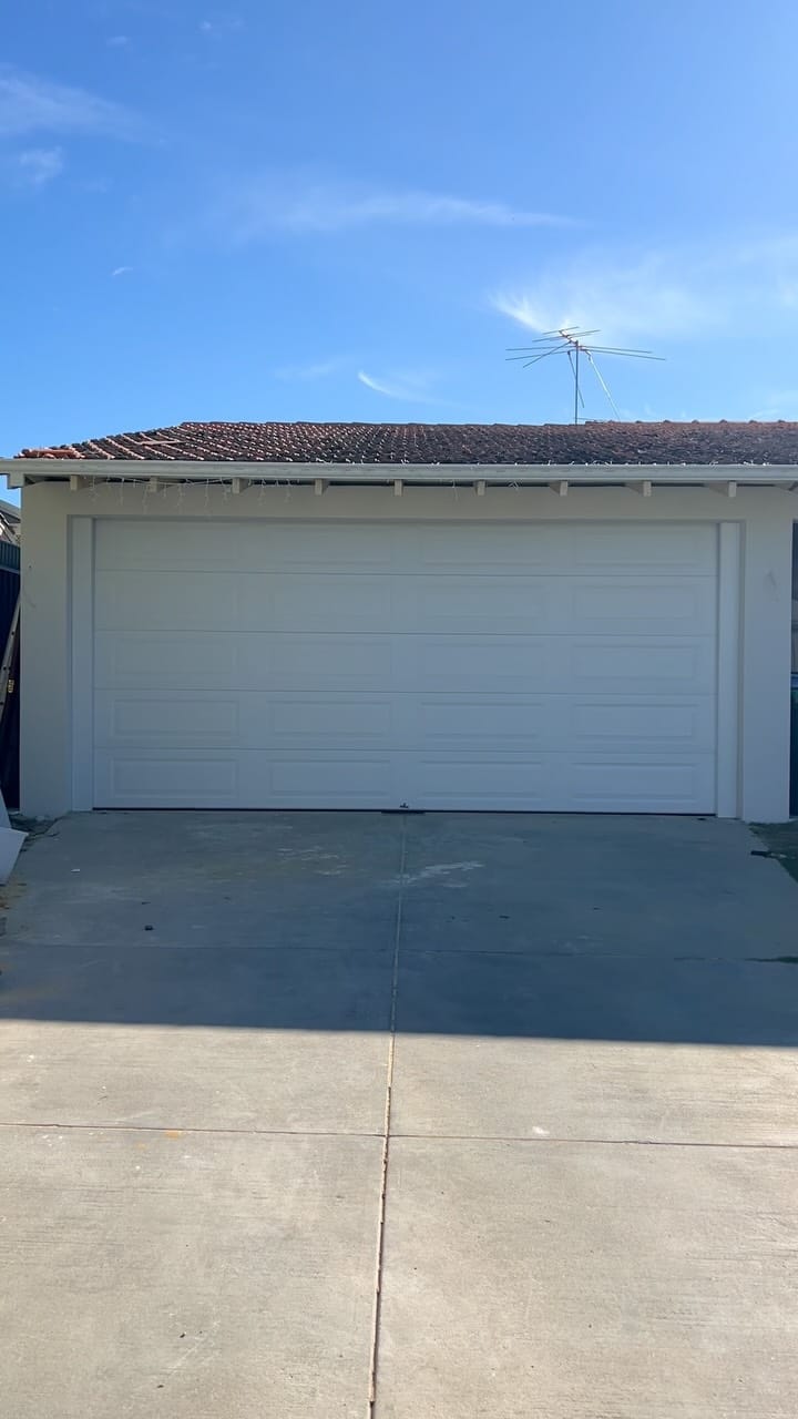 Post 6 by Sam and Sam - DIY Home Renovation on Instagram (video)