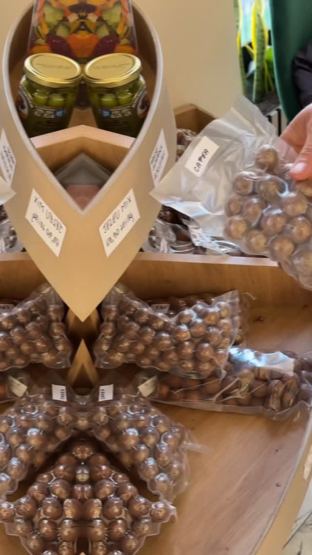 Post 6 by M A R I N E L L on Instagram (video)