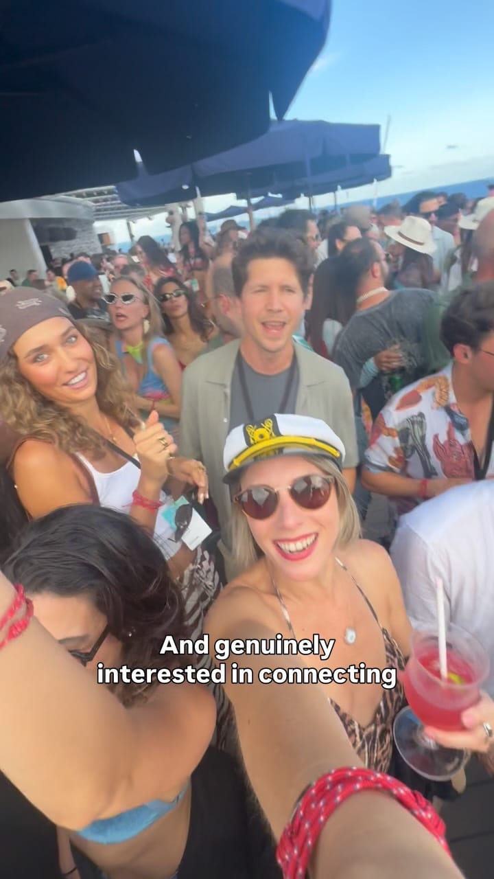 Post 5 by Ella Romand on Instagram (video)
