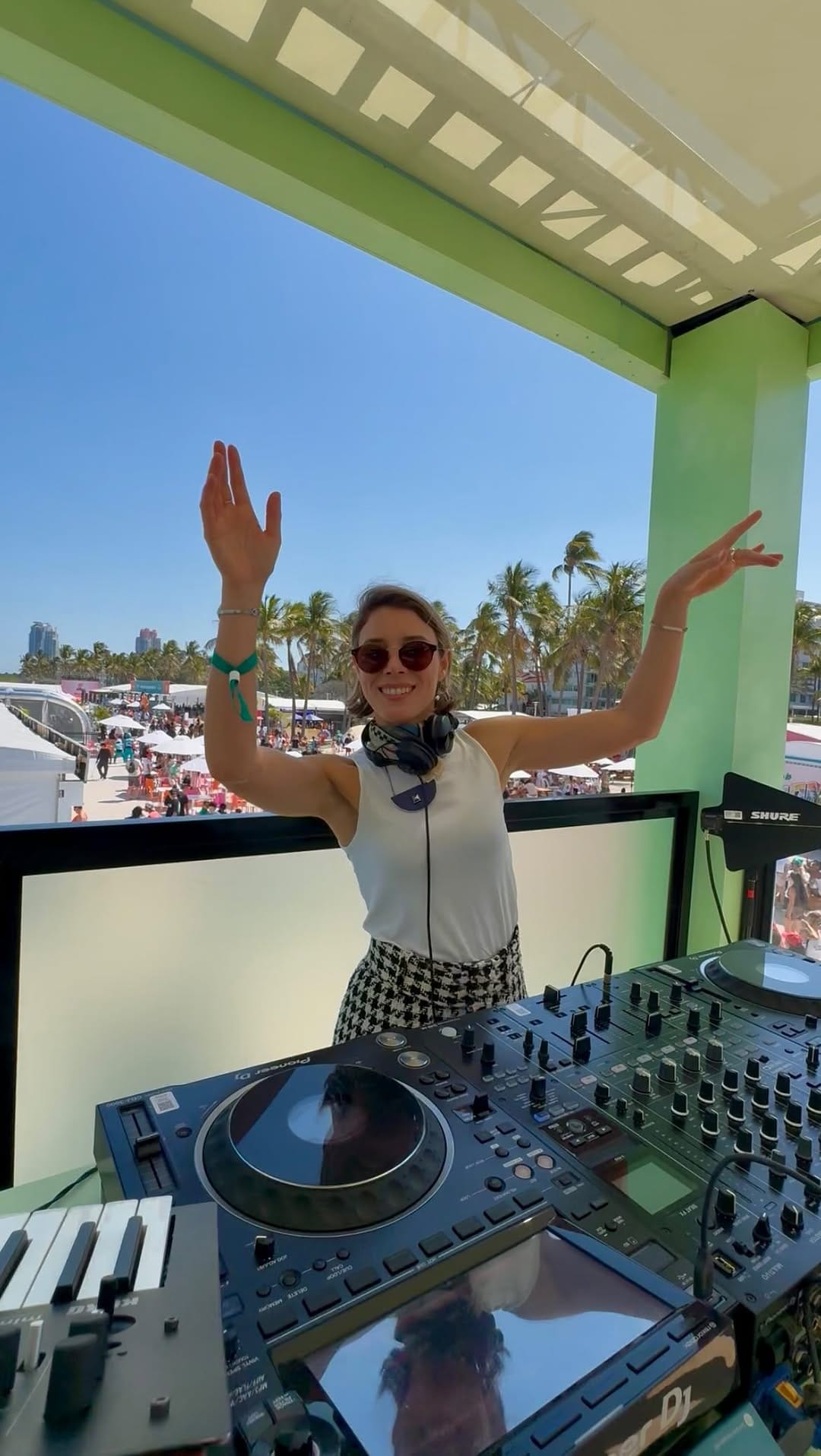 Post 7 by Ella Romand on Instagram (video)