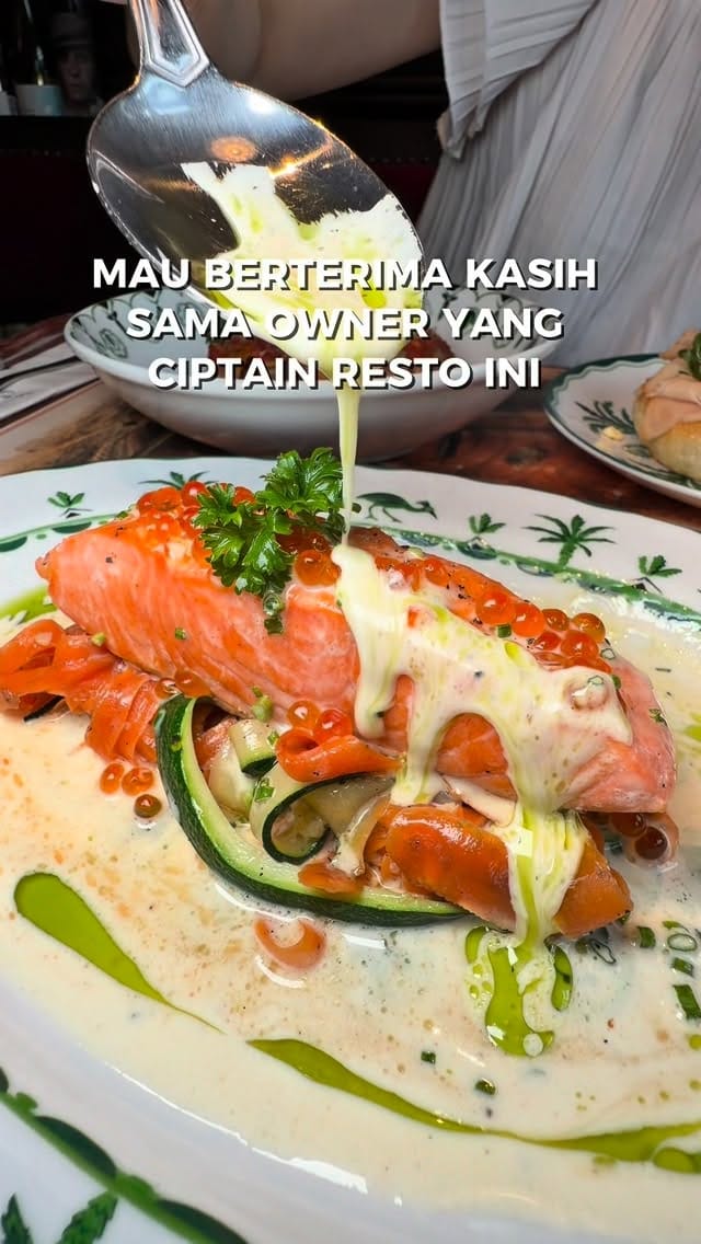 Post 1 by Angellica Maya || Food & Travel on Instagram (video)