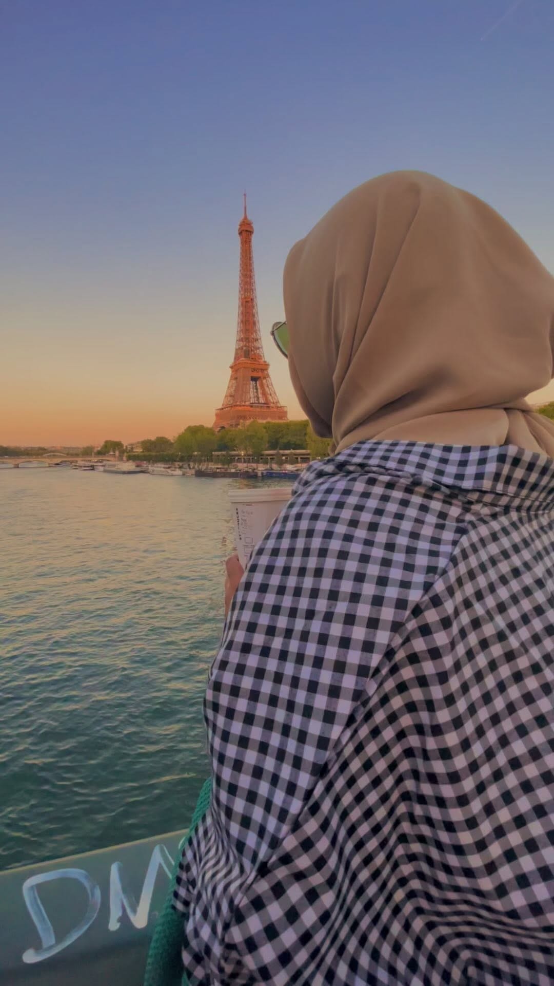 Post 10 by Ana Hidayah 아 나 on Instagram (video)