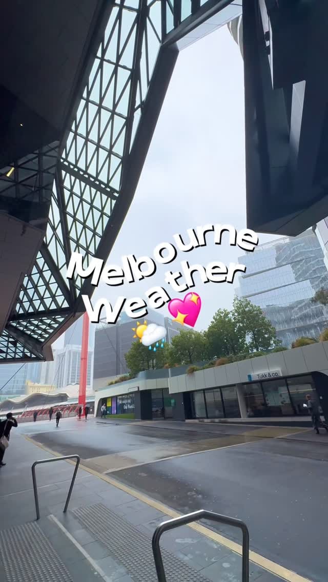 Post 5 by K H A D E E J A H on Instagram (video)