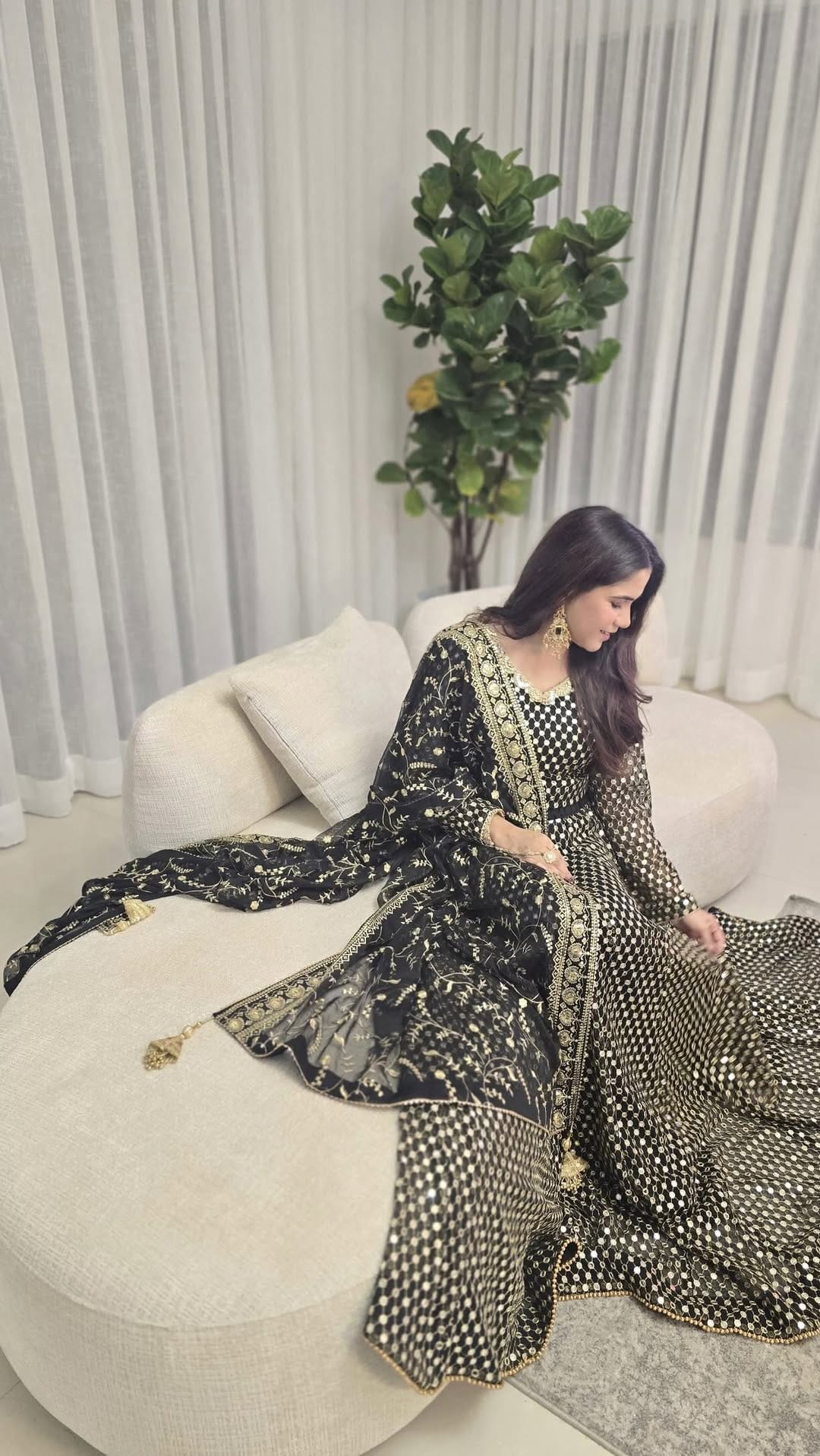 Post 1 by Mahvish Tabassum on Instagram (video)