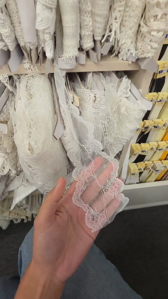Post 8 by Mareta Threads on Instagram (video)