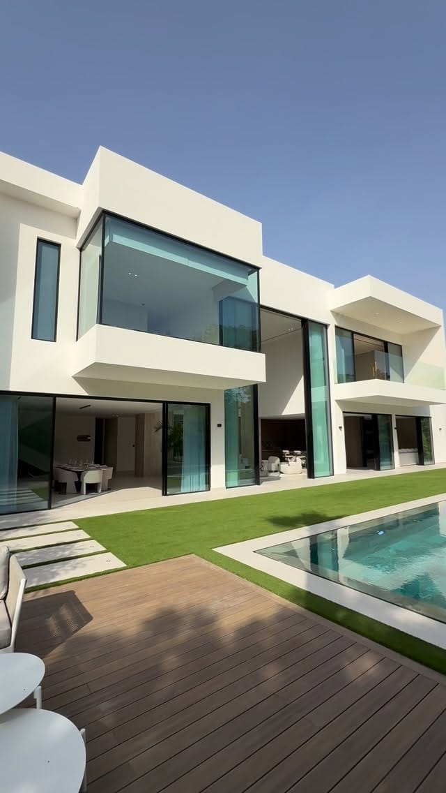 Post 2 by Richard Deiss on Instagram (video)