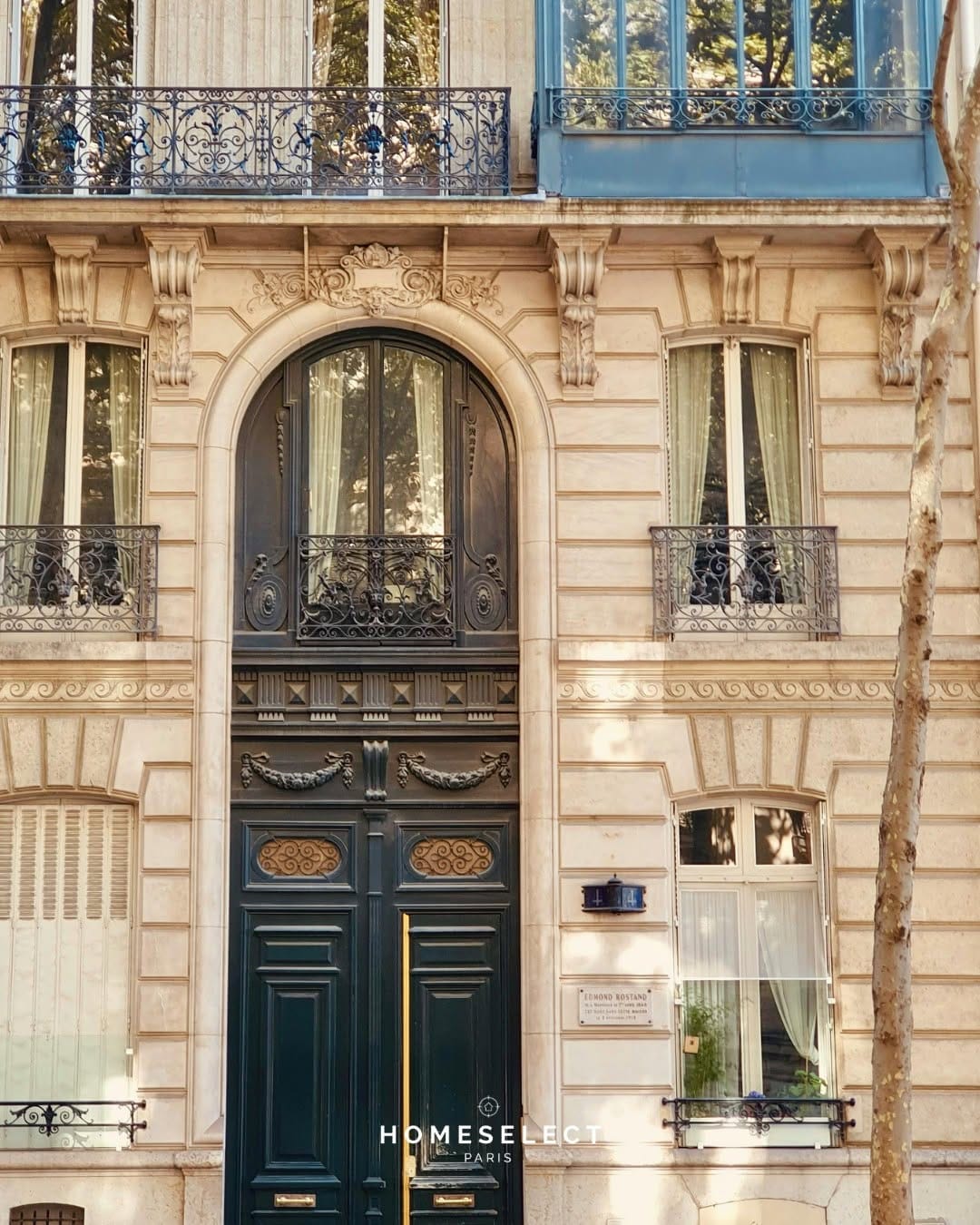 Post 5 by HOME SELECT PARIS on Instagram (image)