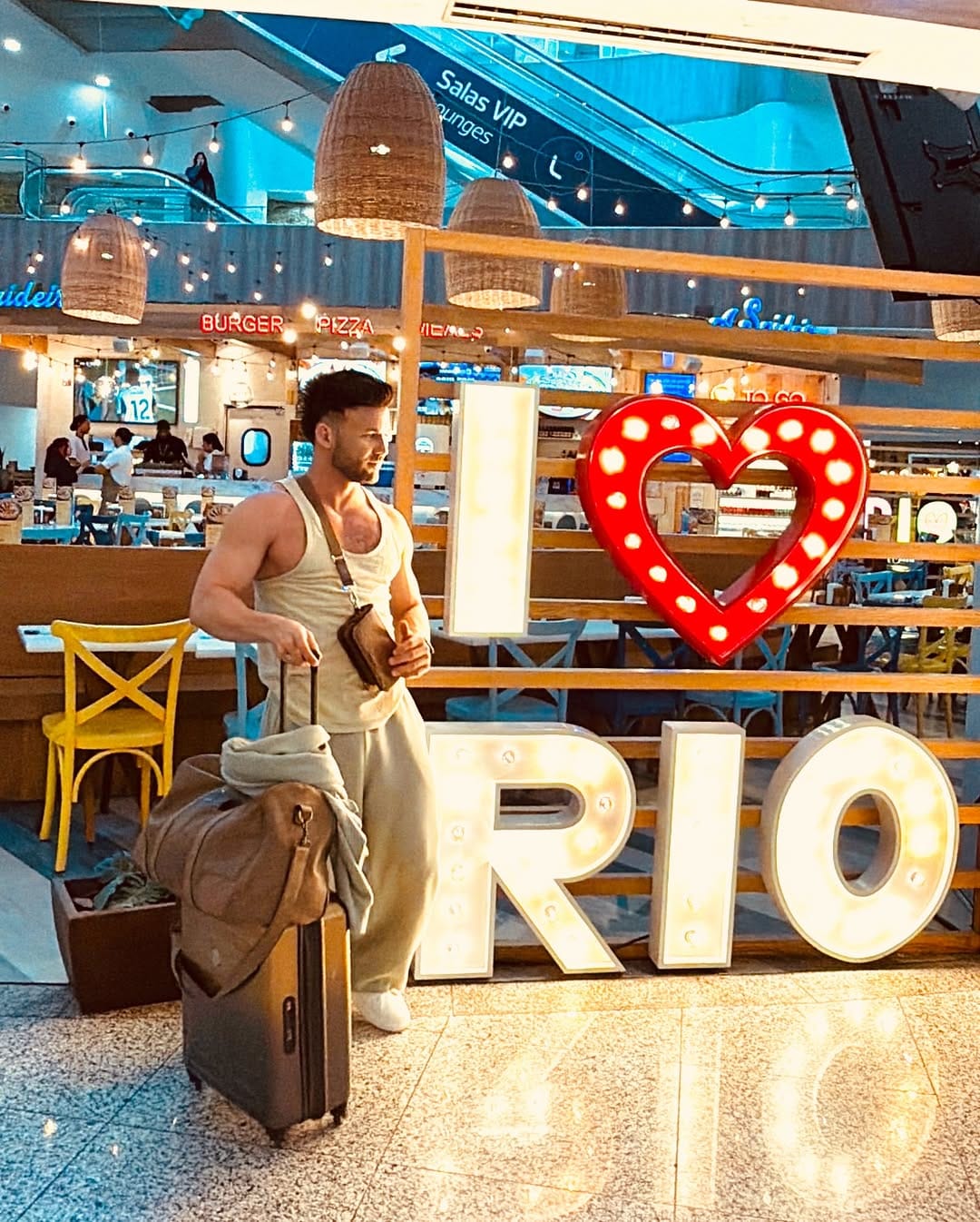 Post 7 by Renly Pérez on Instagram (carousel)