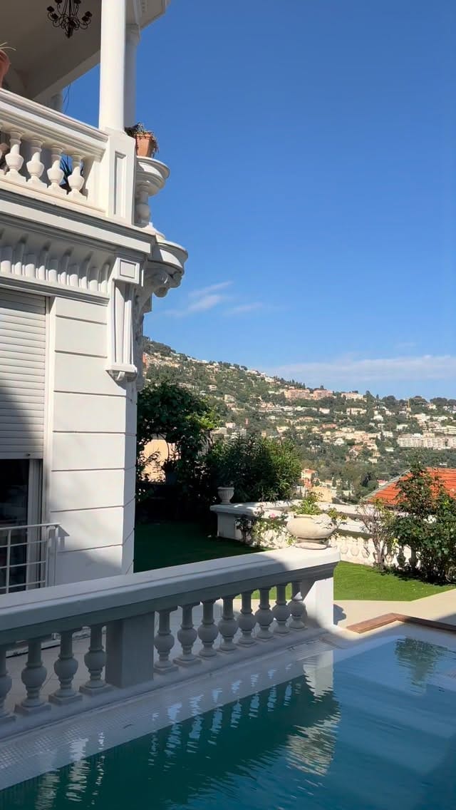 Post 1 by Maison Rignault on Instagram (video)