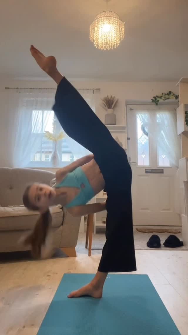 Post 8 by Victoria Bran (Little Miss Flory) on Instagram (video)