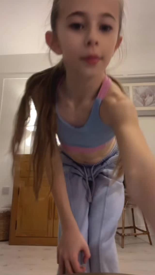 Post 7 by Victoria Bran (Little Miss Flory) on Instagram (video)