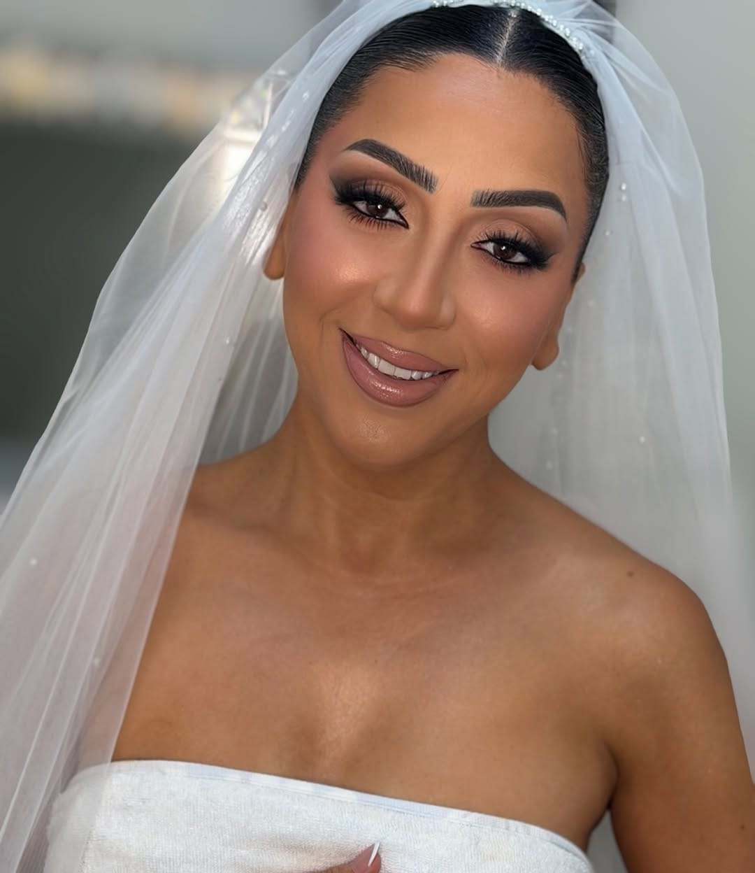 Post 8 by nirmen makeup artist on Instagram (carousel)