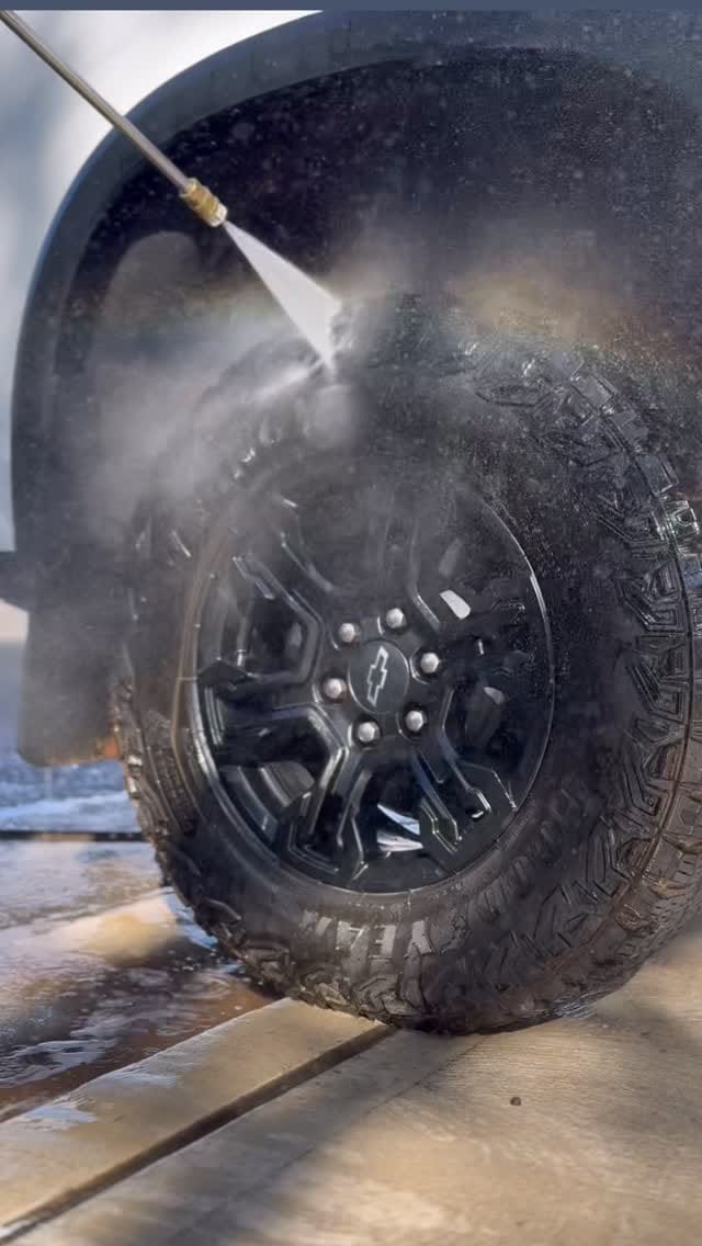 Post 1 by JJ BESPOKE DETAILING on Instagram (video)