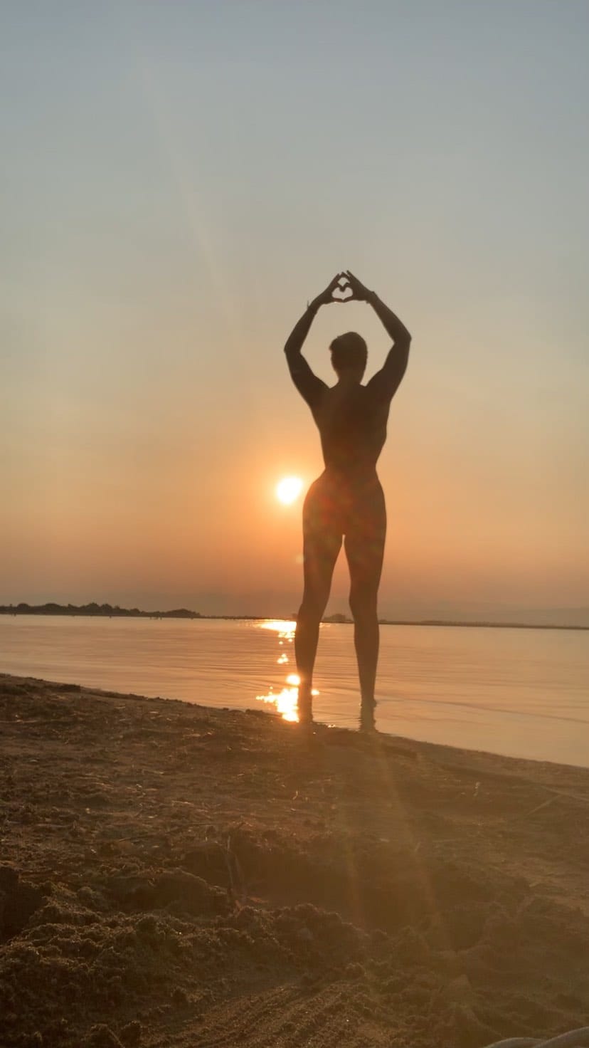 Post 10 by Eliza-blue Nairi Latham on Instagram (video)