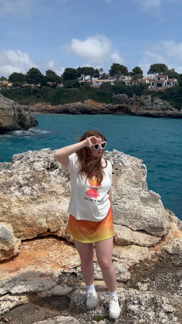 Post 2 by Aude on Instagram (video)