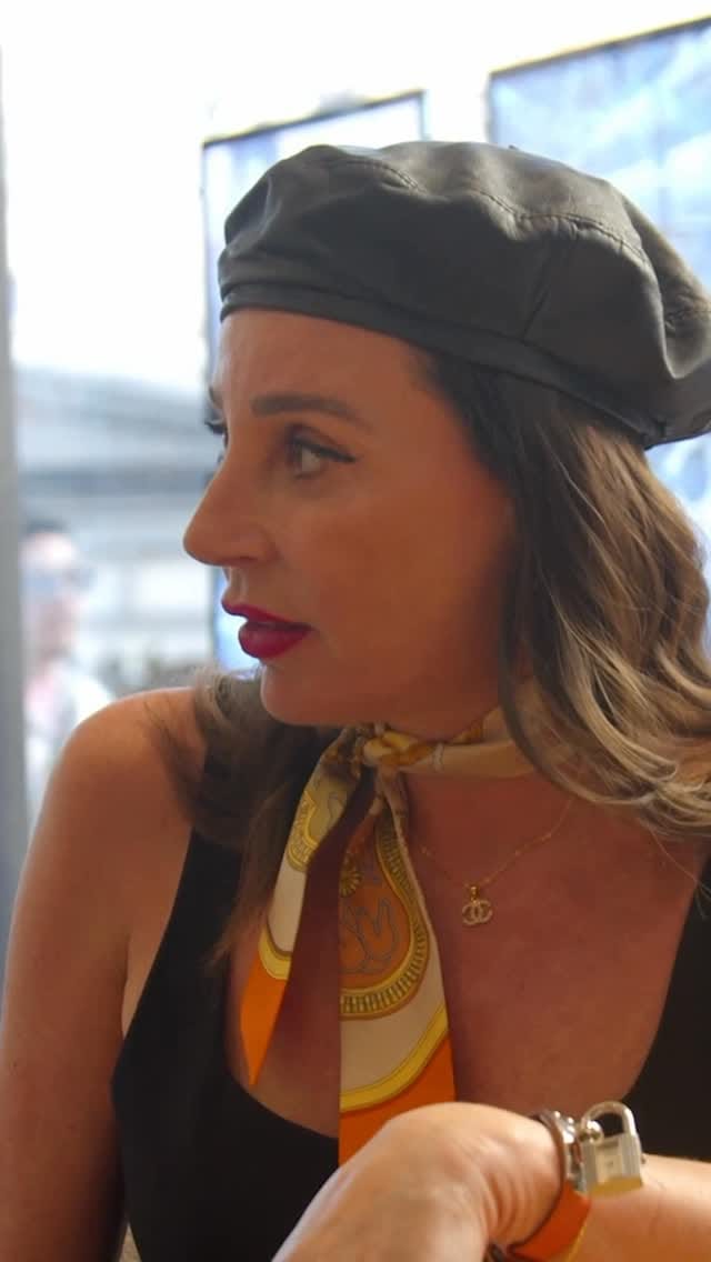 Post 2 by Laetitia Adler on Instagram (video)