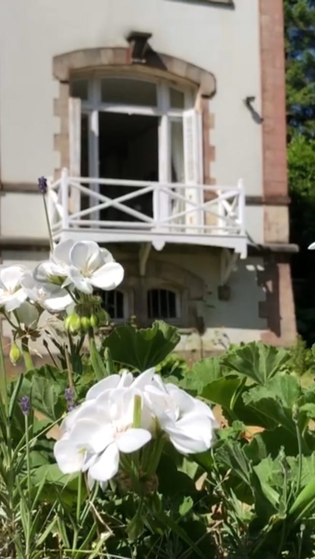 Post 10 by Chateau de Montvason on Instagram (video)