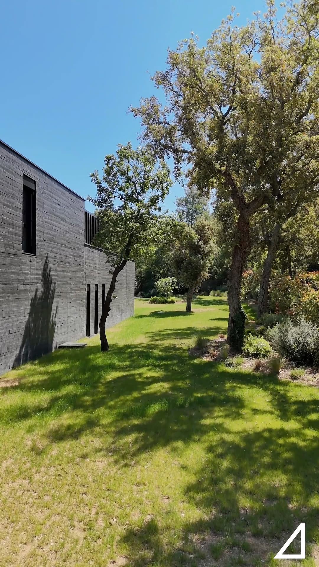 Post 7 by Architecture de Collection on Instagram (video)