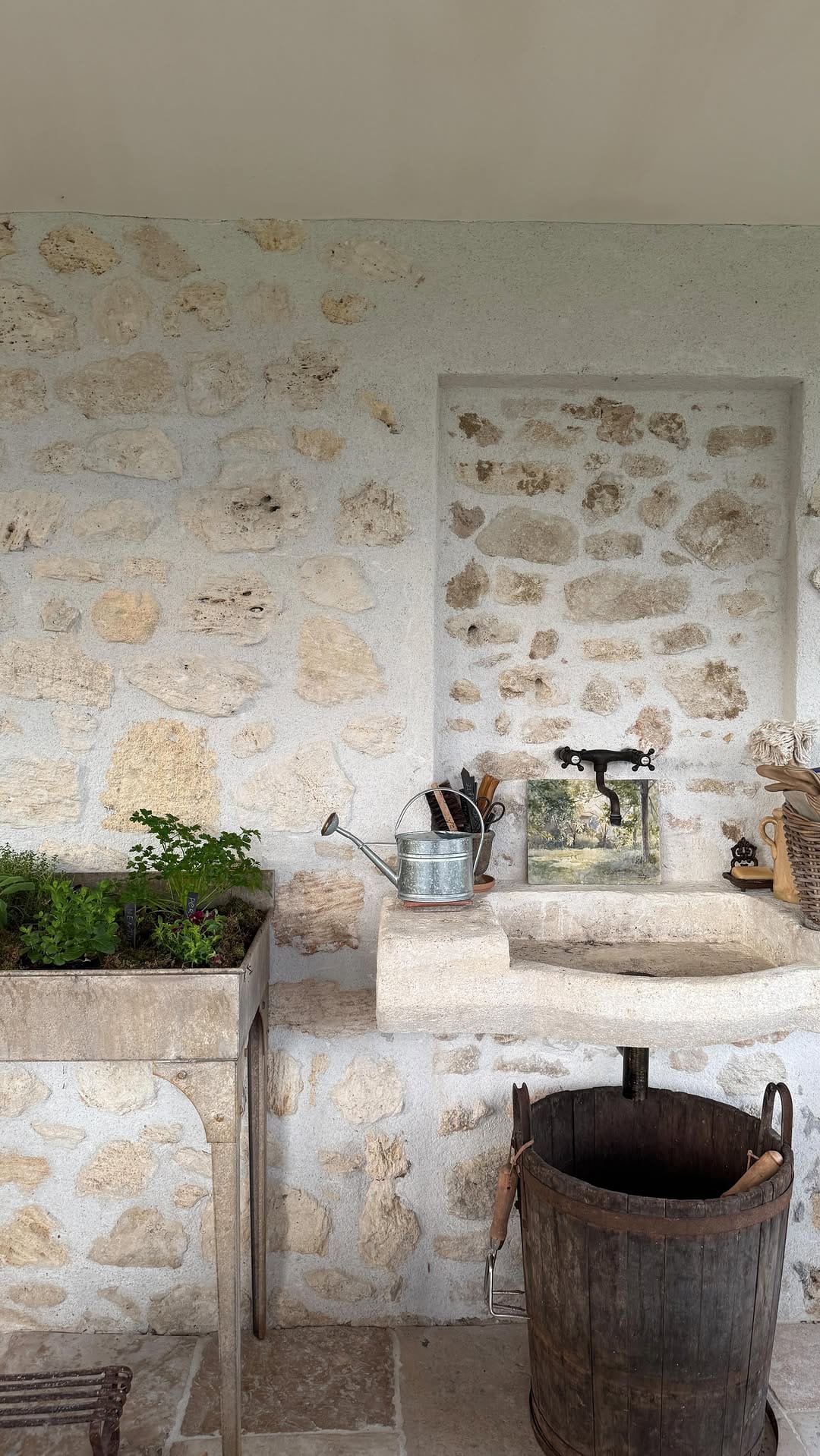 Post 7 by Maison Dubreuil on Instagram (video)