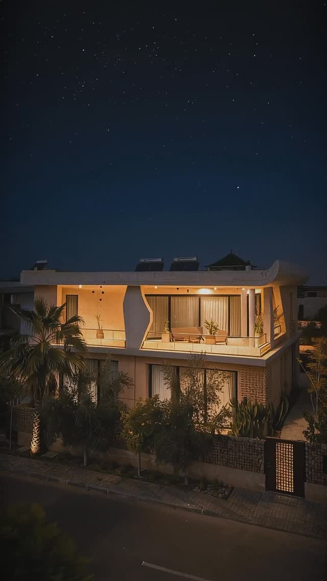 Post 8 by Vaneau Maroc on Instagram (video)