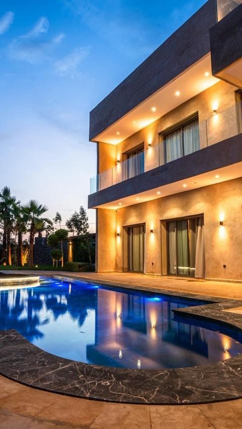 Post 4 by Vaneau Maroc on Instagram (video)