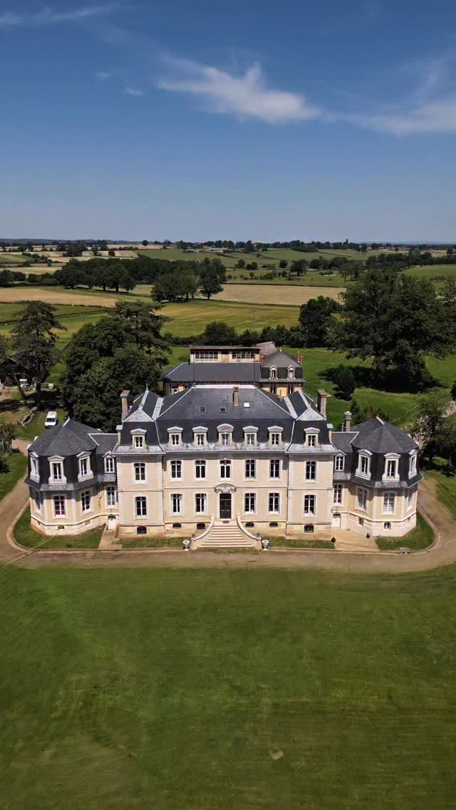 Post 3 by Maxime Lecomte Flament on Instagram (video)