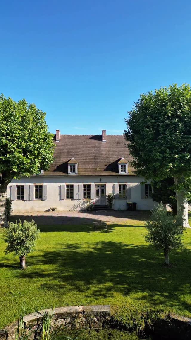 Post 6 by Maxime Lecomte Flament on Instagram (video)