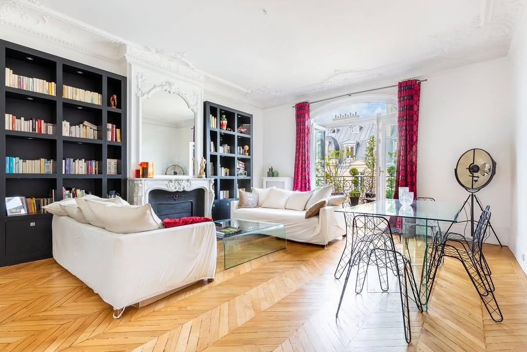 Post 4 by District Immobilier on Instagram (carousel)