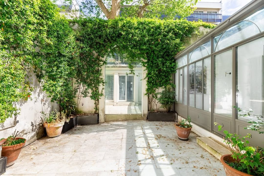 Post 3 by District Immobilier on Instagram (carousel)