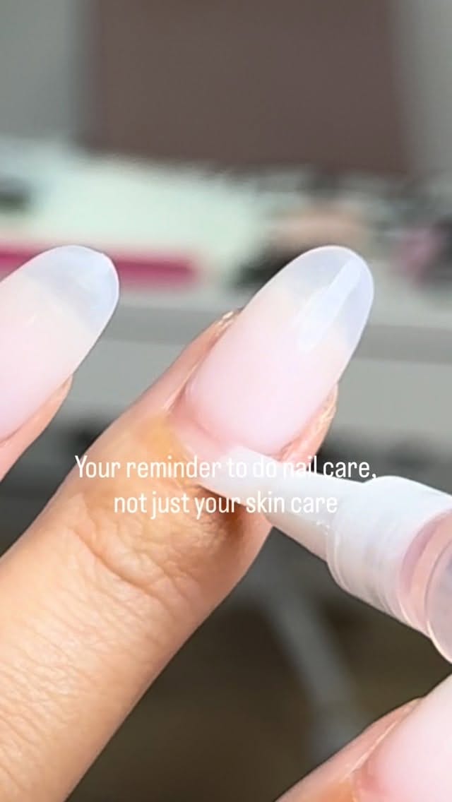 Post 8 by GOLD COAST GEL NAILS on Instagram (video)