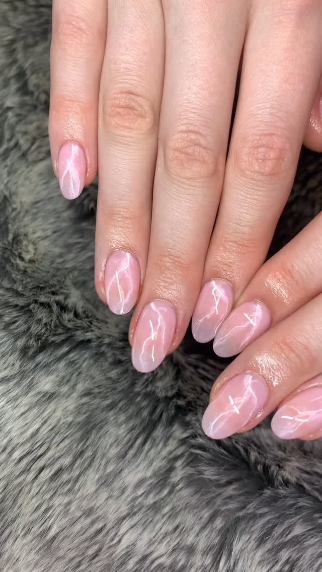 Post 9 by GOLD COAST GEL NAILS on Instagram (video)