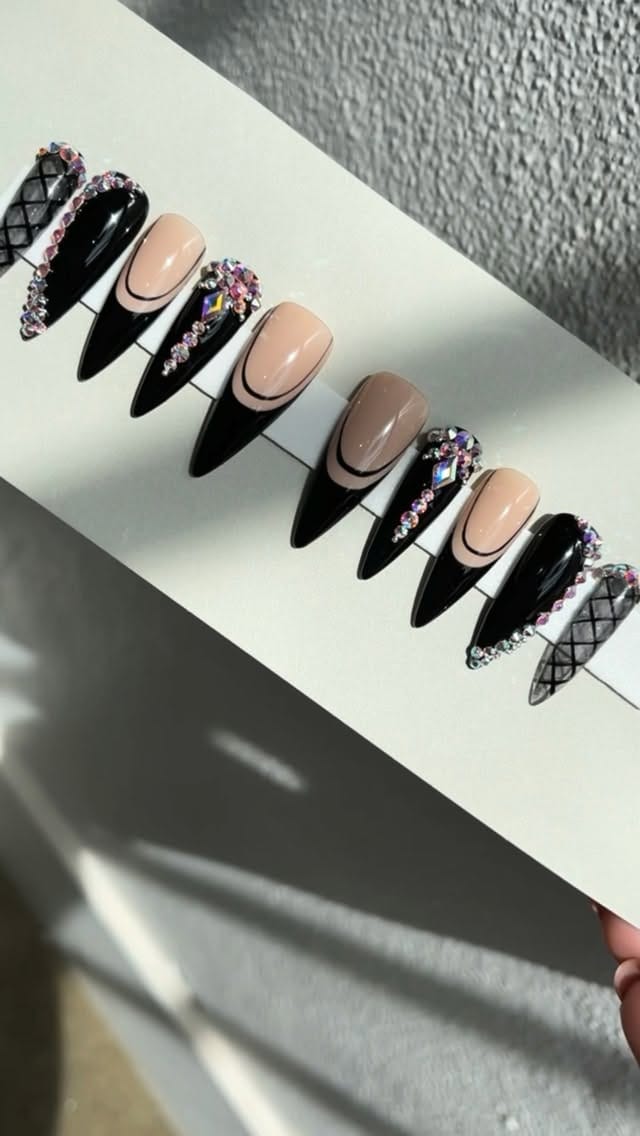 Post 10 by GOLD COAST GEL NAILS on Instagram (video)