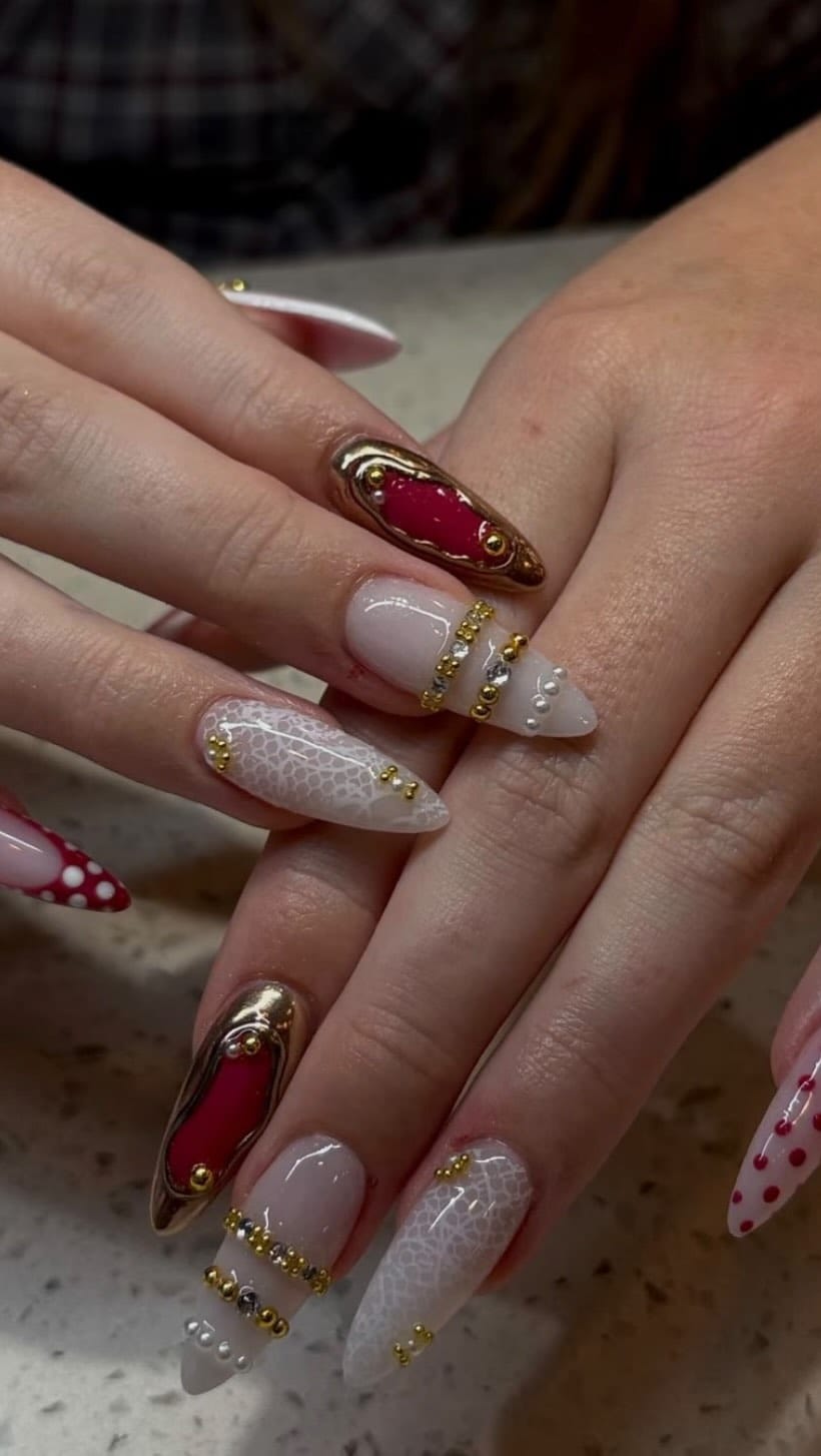 Post 6 by QUEEN B SOUTH MELBOURNE on Instagram (video)