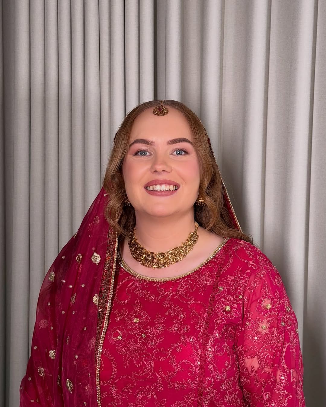 Post 4 by Melbourne Makeup Artist & Hairstylist Nishtha Madan on Instagram (image)