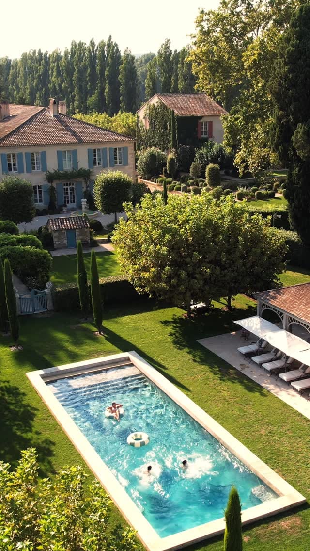 Post 10 by Le Mas des Poiriers on Instagram (video)