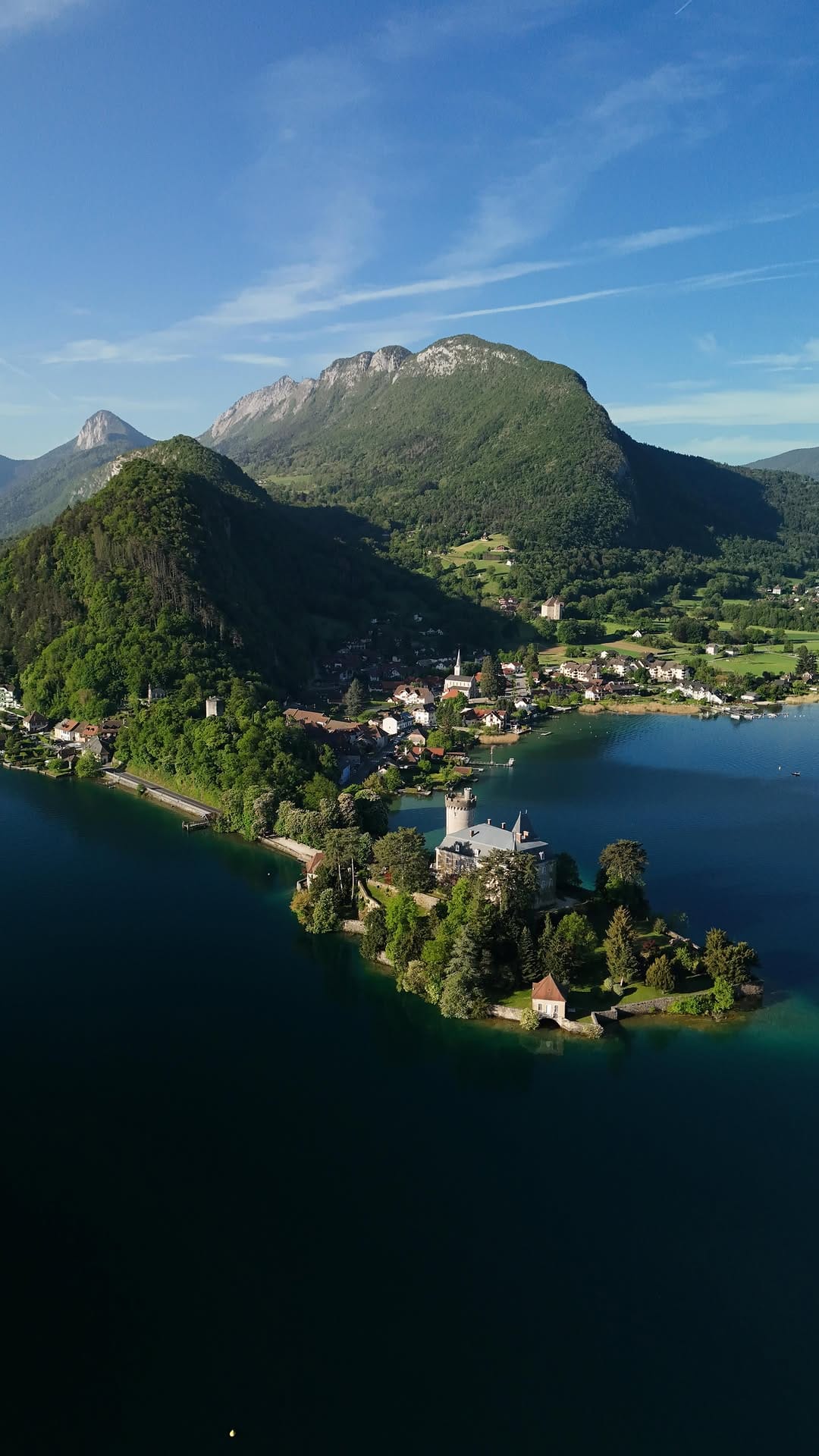 Post 6 by ◢◤ Maxime Baucheron Photographe | Haute Savoie on Instagram (video)