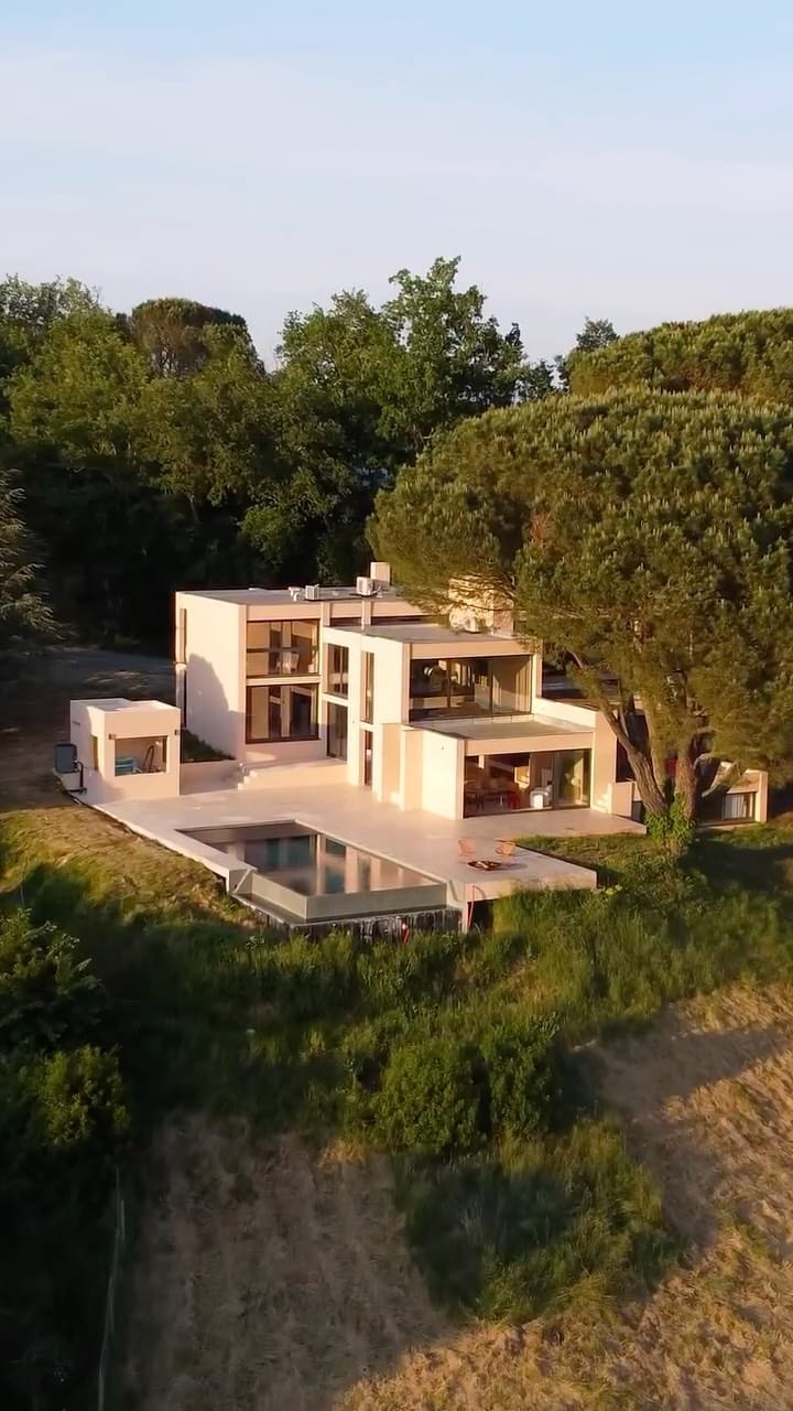 Post 10 by Valeria Plaisance | French Luxury Real Estate Expert on Instagram (video)
