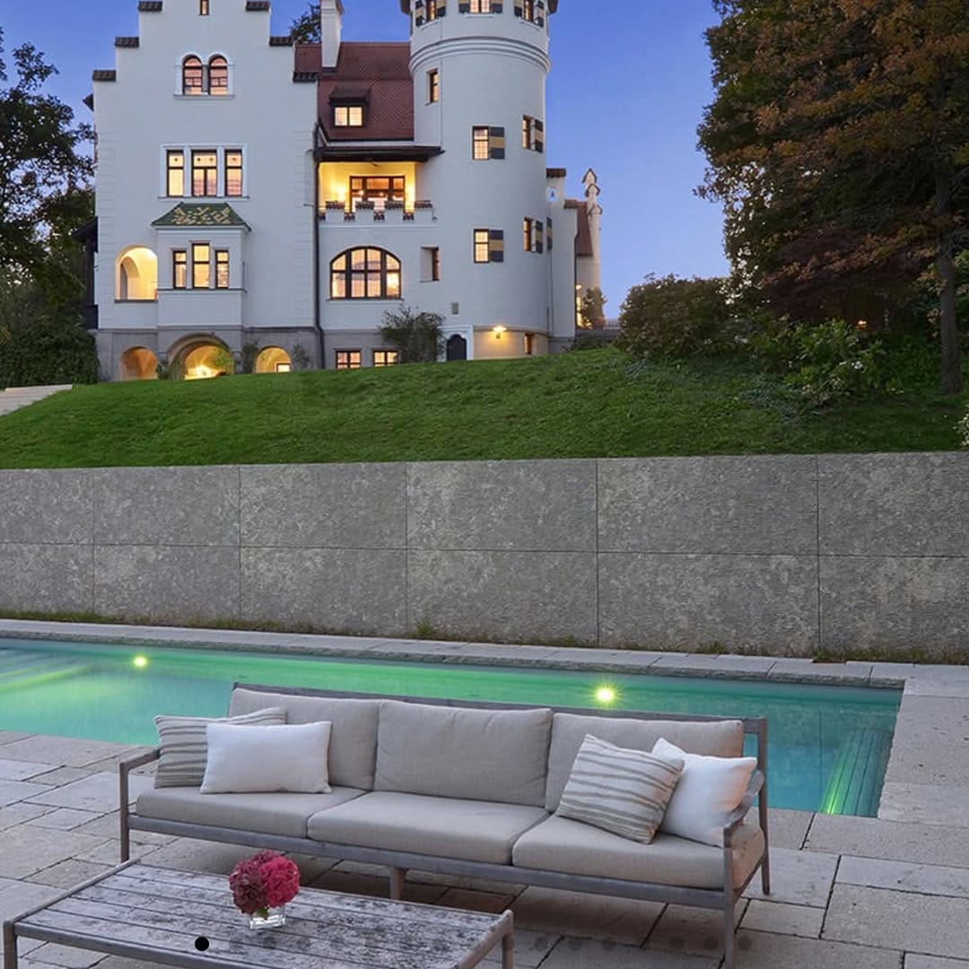 Post 1 by Paris Ouest Sotheby's International Realty on Instagram (carousel)