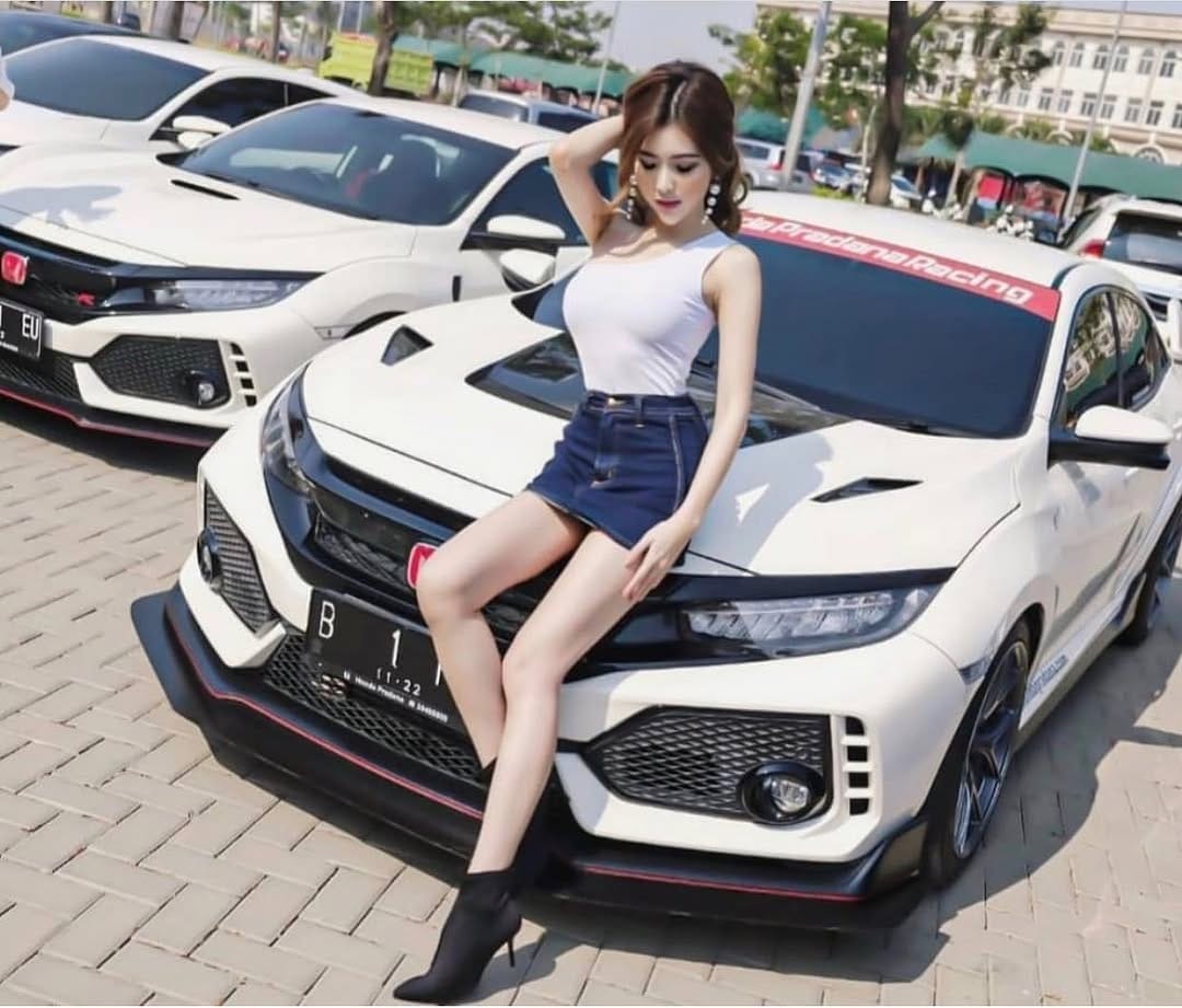 Post 9 by Vita Sales Honda Surabaya on Instagram (image)
