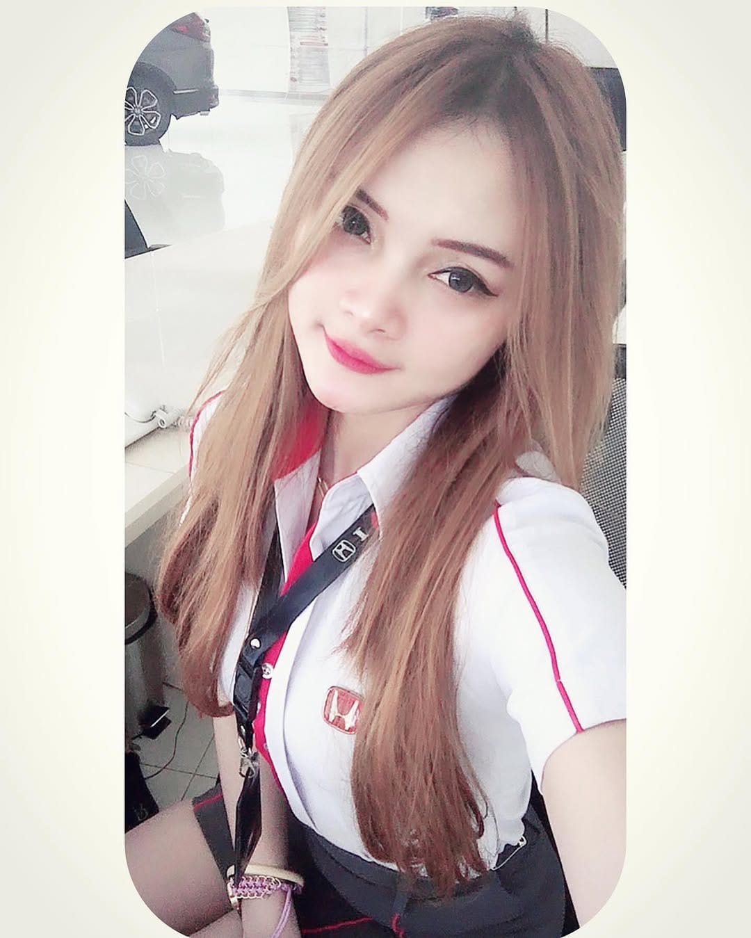 Post 3 by Vita Sales Honda Surabaya on Instagram (image)
