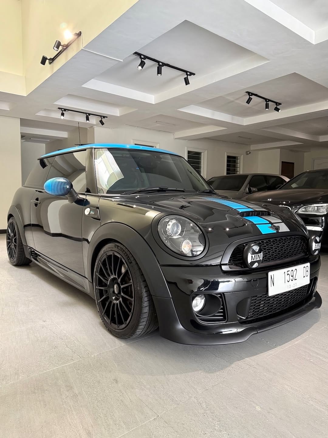 Post 6 by JUAL BELI MOBIL SURABAYA DASH AUTOMOBIL on Instagram (carousel)