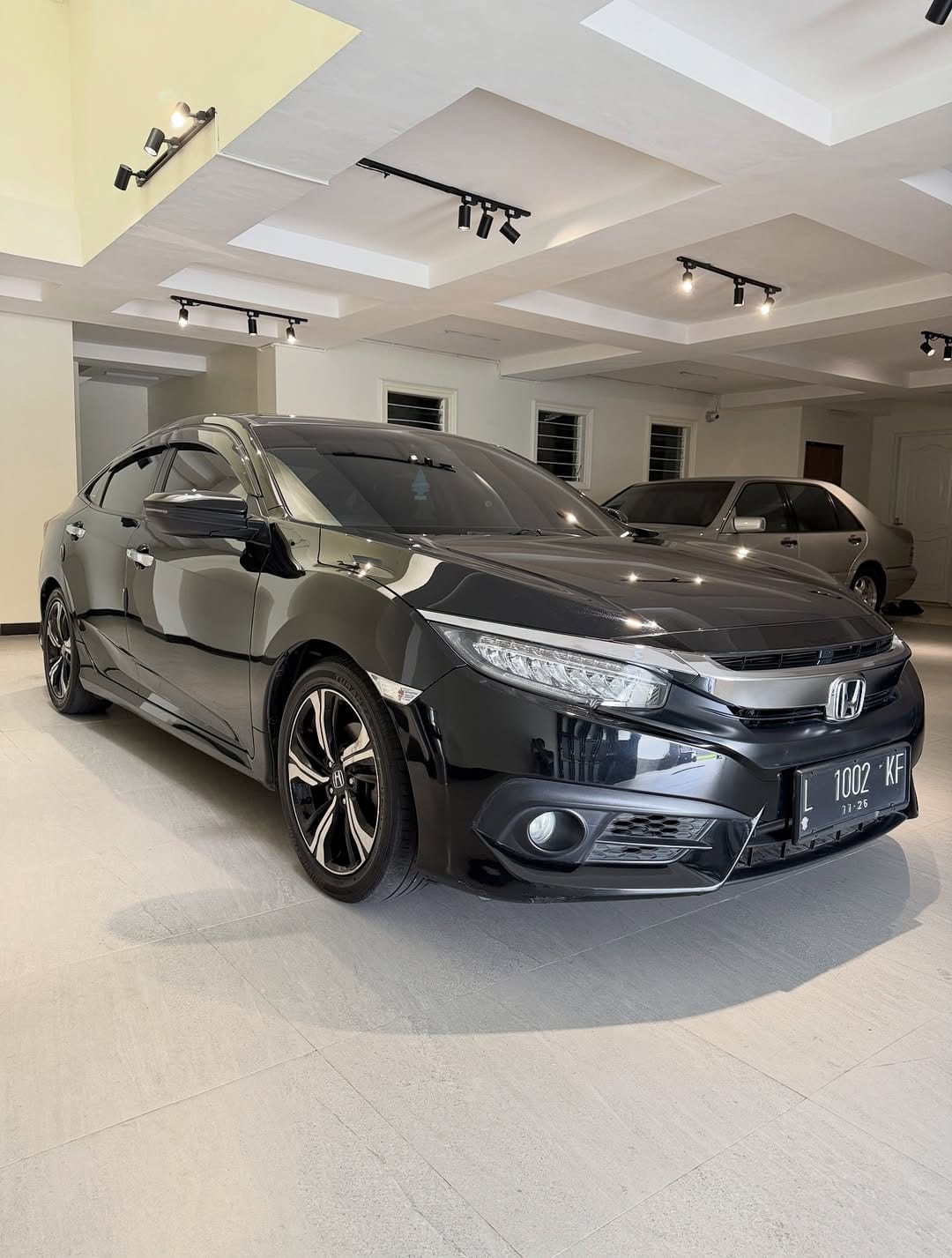 Post 7 by JUAL BELI MOBIL SURABAYA DASH AUTOMOBIL on Instagram (carousel)