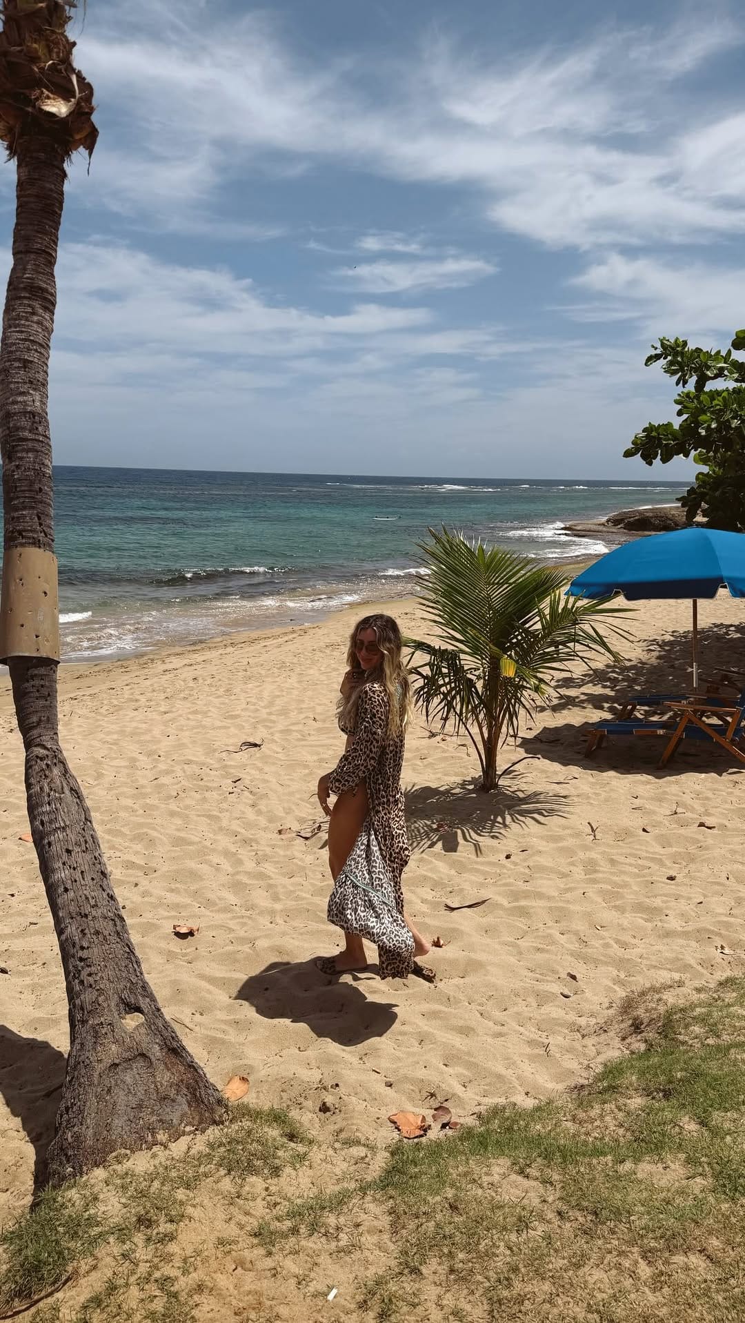 Post 4 by Gal Off Duty on Instagram (video)