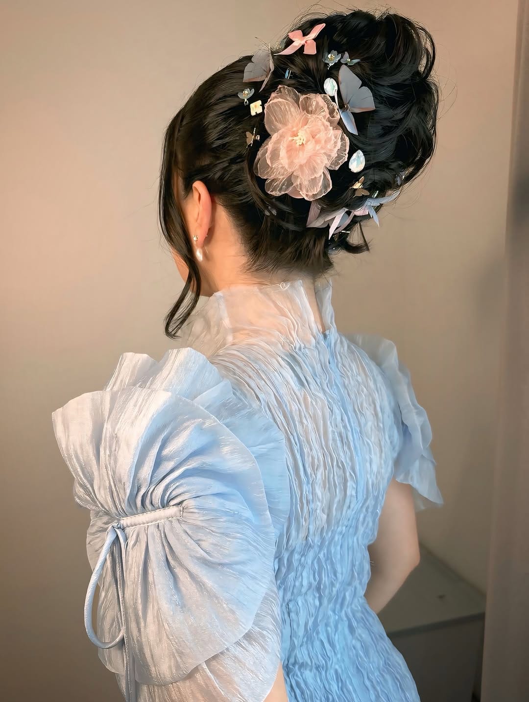 Post 4 by Sarah Laidlaw ✂️Hair + Makeup💄 on Instagram (carousel)