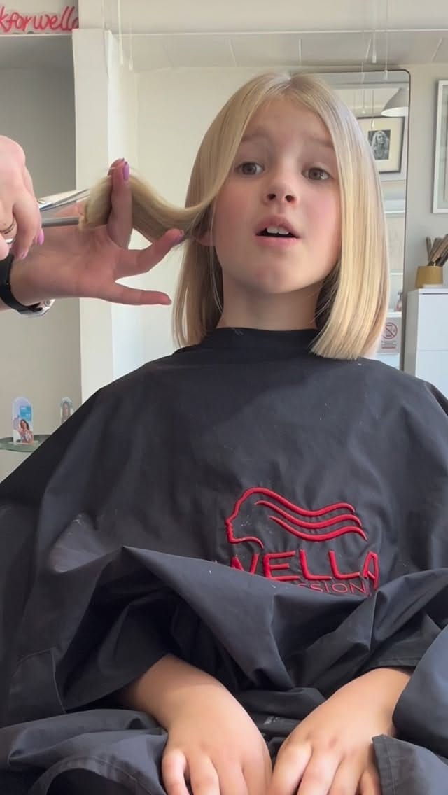 Post 6 by BLOEMFONTEIN HAIRSALON on Instagram (video)