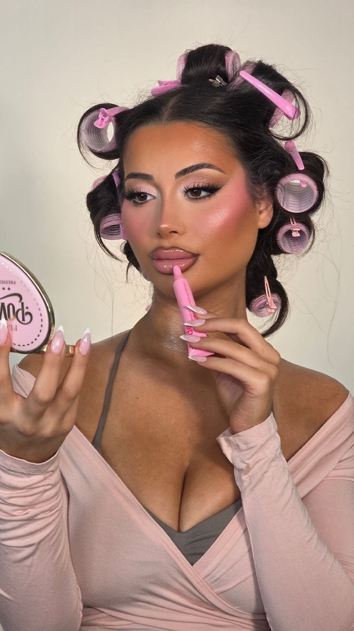 Post 6 by Makeup by Sarahdene on Instagram (video)